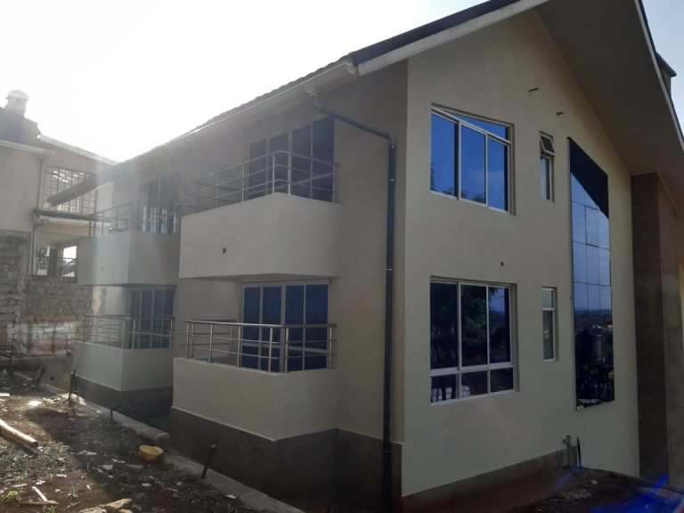 Modern aluminium windows and doors in a Kenyan home by Flashglass Industry"